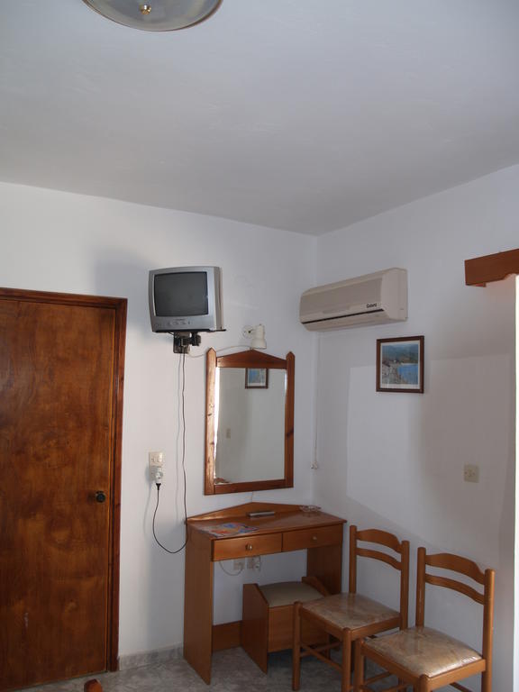Roses Studios Karpathos Kamer foto